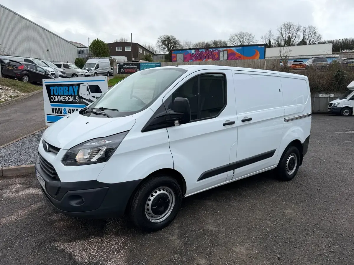 Used Ford Transit Custom 105 HP (77 kW) 2017 White Van