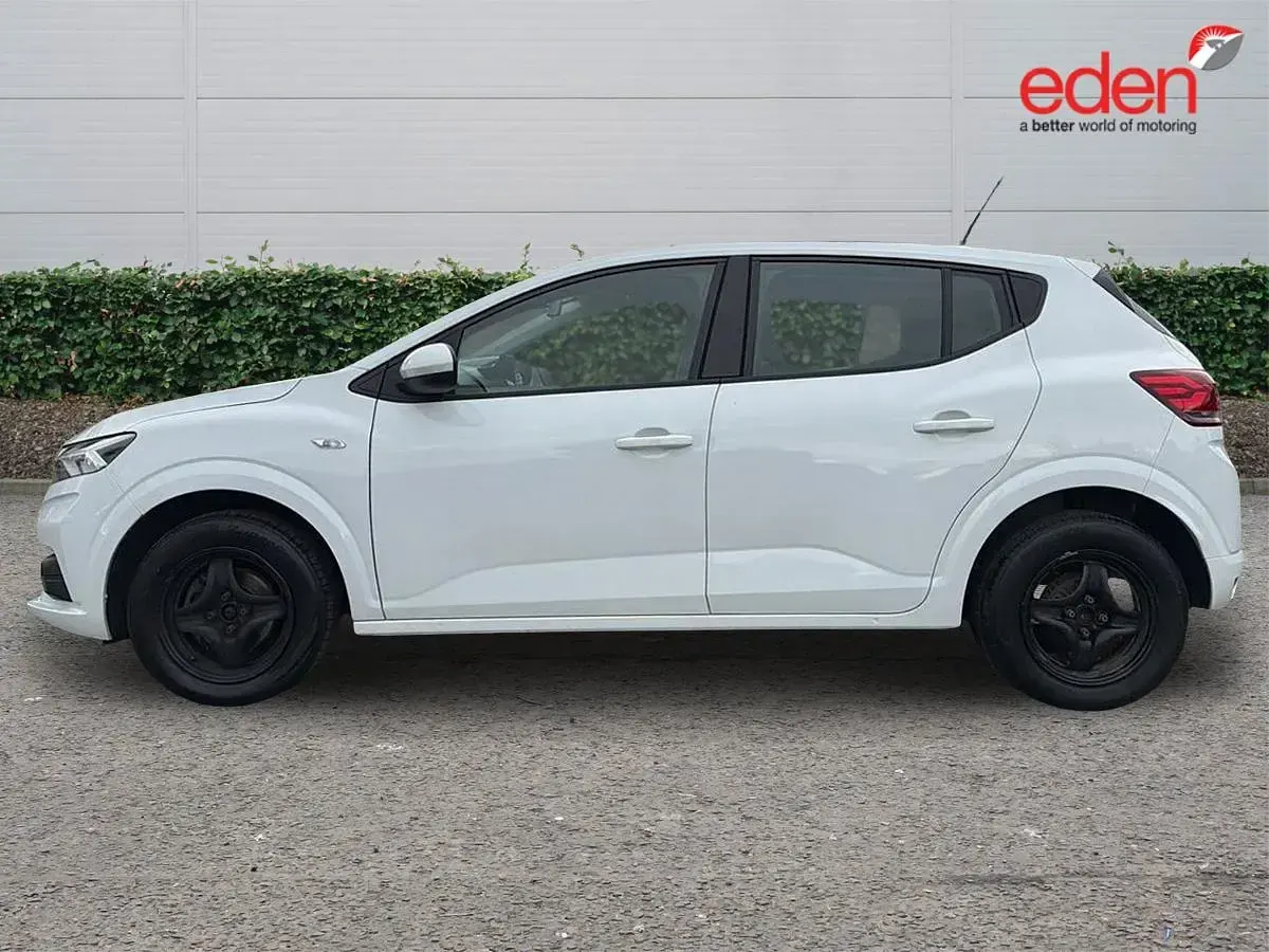 Used Dacia Sandero Expression 101 HP (74 kW) 2023 White Hatchback