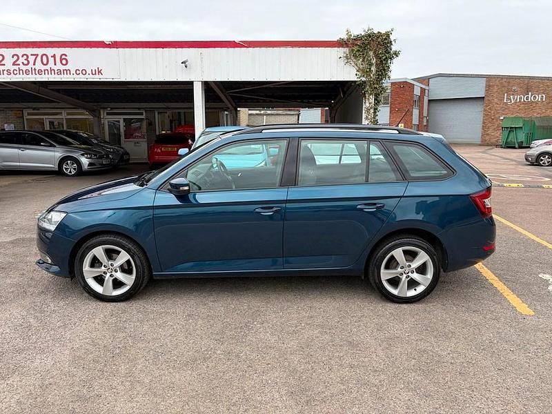 Używany Skoda Fabia SE L 95 KM (69 kW) 2021 Niebieski Kombi