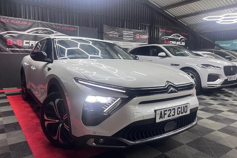 Used 2023 Citroën C5 X Shine Estate | £17,995 (Good price) - Image 1/1