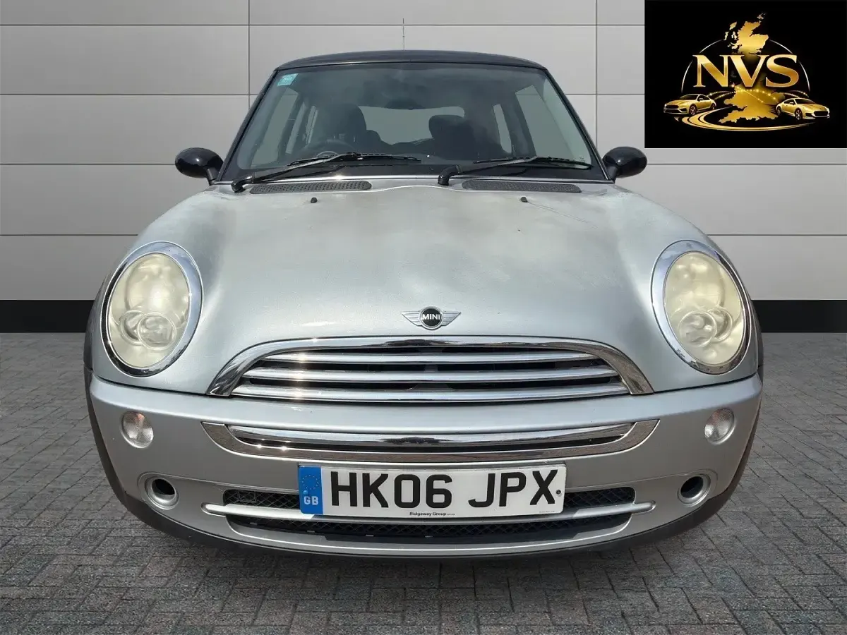 Used Mini Cooper Hatch 116 HP (85 kW) 2006 Silver Hatchback