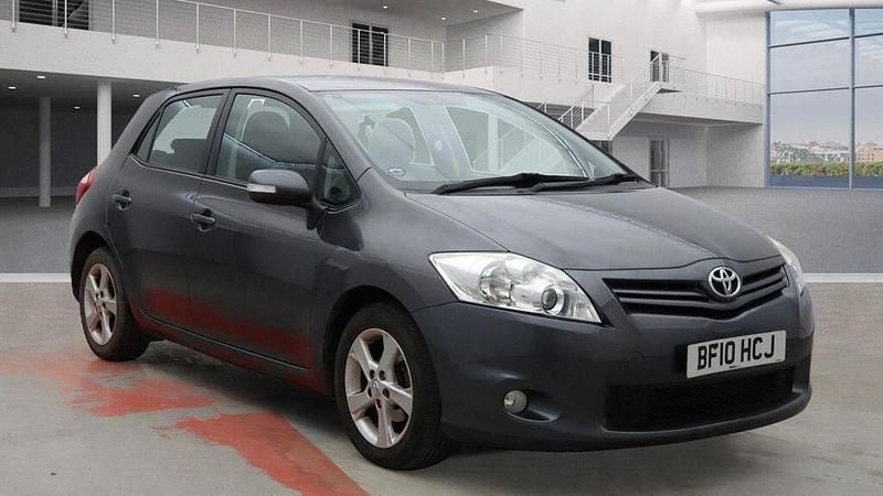 Grey Used 2010 Toyota Auris Hatchback | £3,795 (Fair price) - Image 1/4