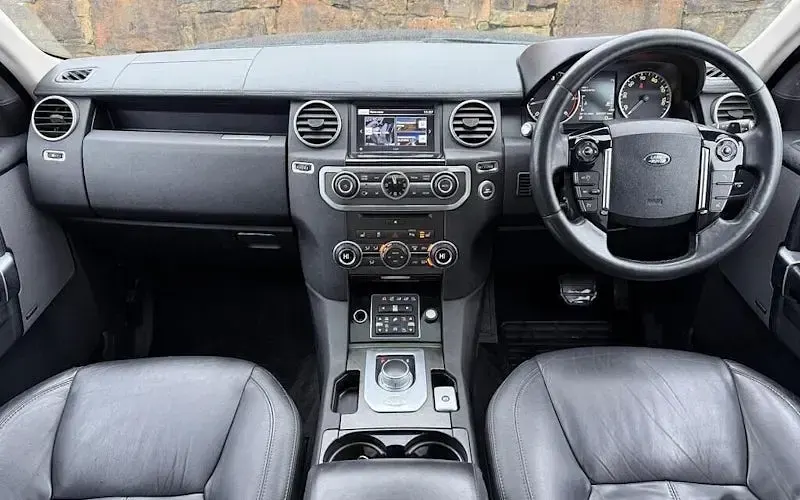 Used Land Rover Discovery HSE 256 HP (188 kW) 2015 Black SUV