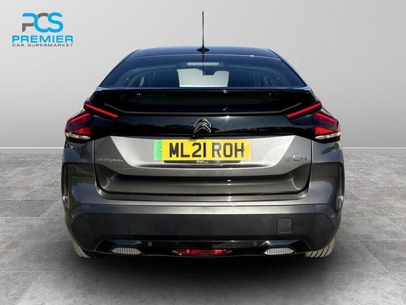 Begagnad Citroën e-C4 100 kW (136 HK) 2021 Grå Halvkombi