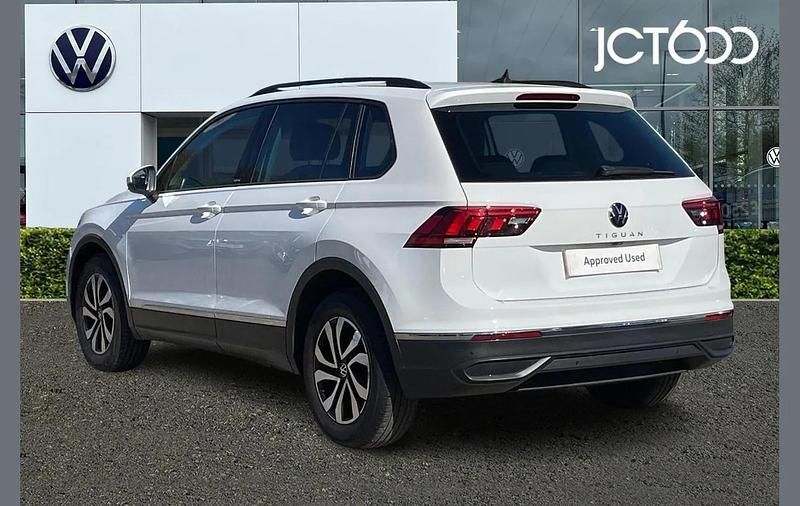Used VW Tiguan Active 150 HP (110 kW) 2022 White SUV