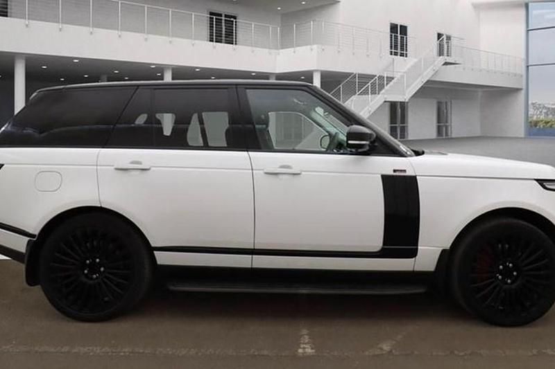 White Used 2014 Land Rover Range Rover Vogue SE SUV | £15,995 (Good price) - Image 1/1