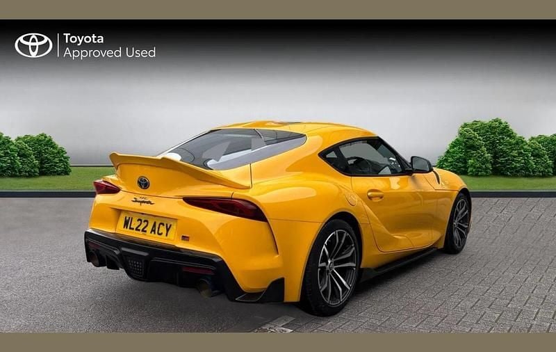 Usado Toyota Supra 254 HP (186 kW) 2022 Amarelo Coupé