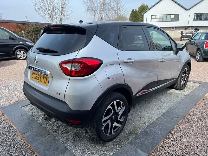 Used Renault Captur Dynamique 90 HP (66 kW) 2015 Silver/black SUV