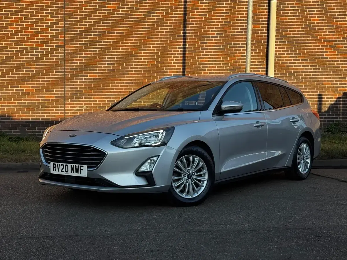 Used Ford Focus Titanium 120 HP (88 kW) 2020 Silver Estate