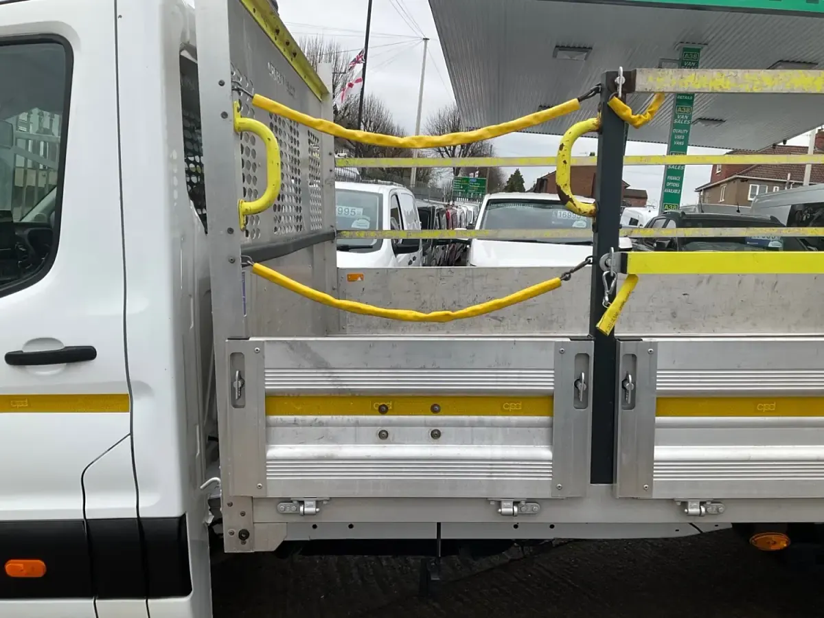Używany Ford Transit 130 KM (95 kW) 2022 Biały Pickup