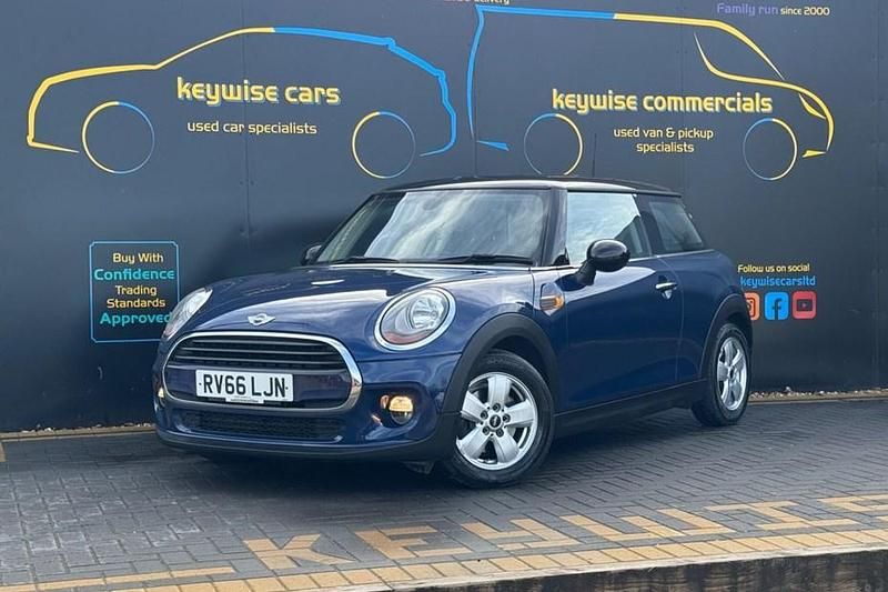 Used Mini Cooper D Hatch 116 HP (85 kW) 2016 Blue Hatchback