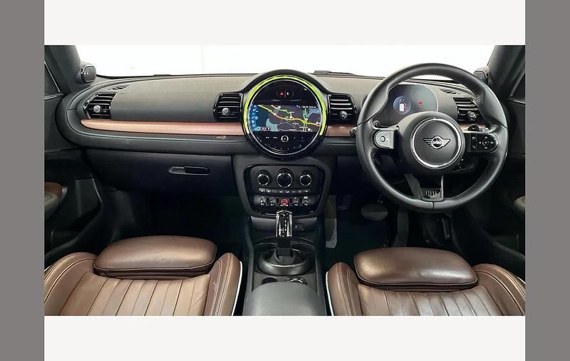 Used Mini Cooper Clubman Premium Plus 178 HP (130 kW) 2023 White Estate