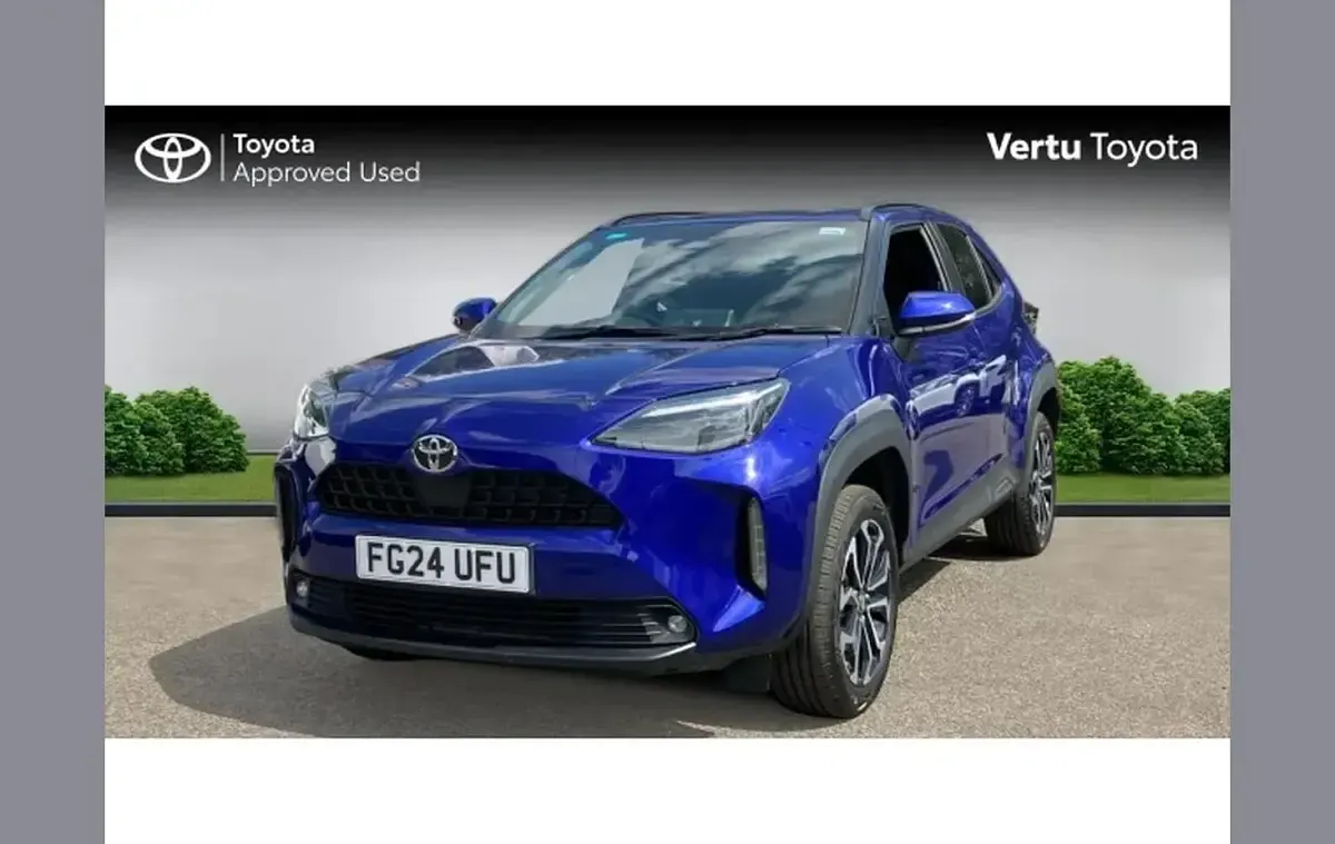 Used Toyota Yaris Cross Design 116 HP (85 kW) 2024 Blue SUV