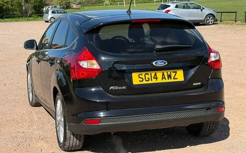Used Ford Focus Zetec 125 HP (91 kW) 2014 Black Hatchback