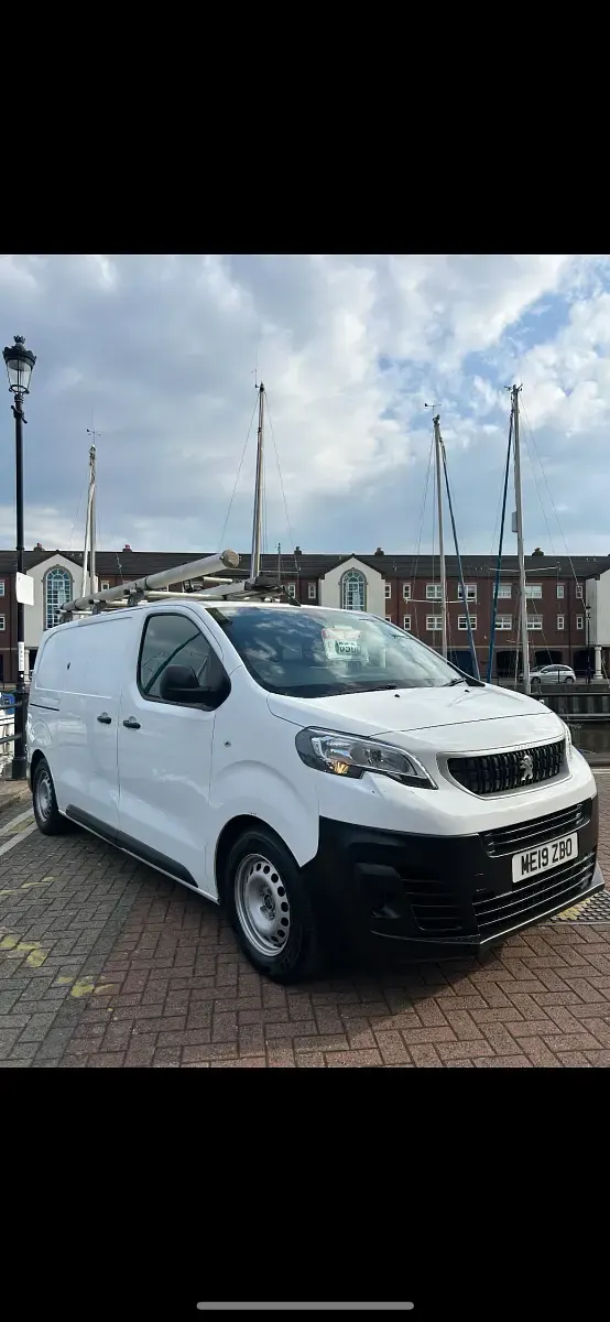 Second-hand Peugeot Expert 2019 Alb Van