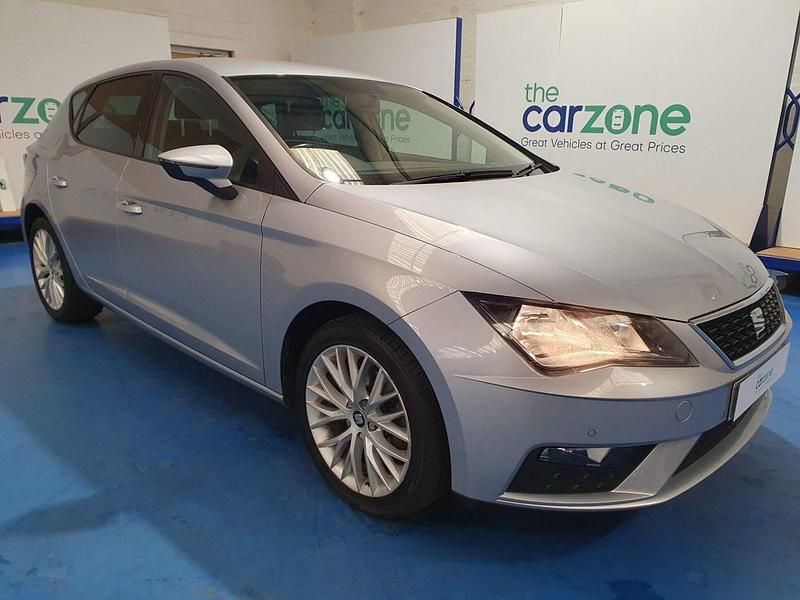 Used Seat Leon SE Dynamic 115 HP (84 kW) 2019 Silver Hatchback