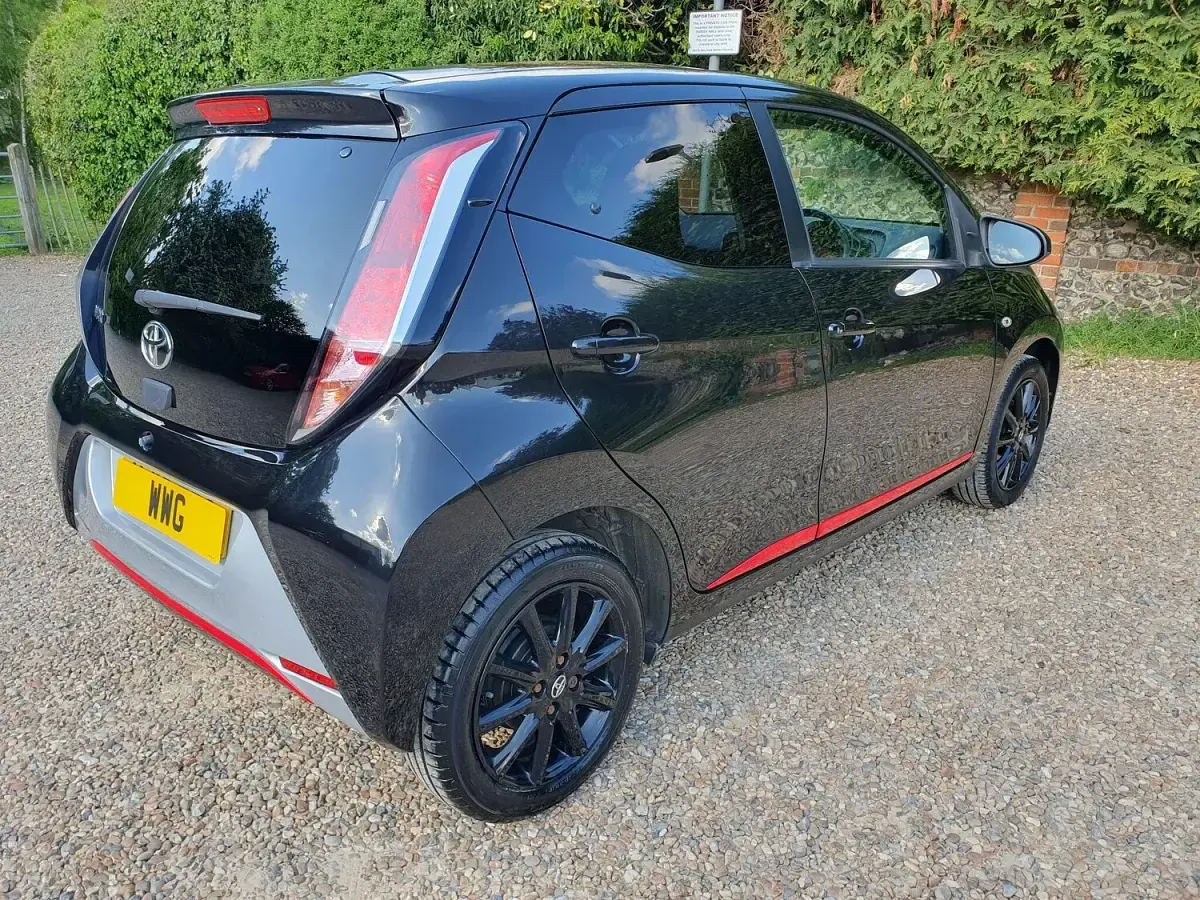 Used Toyota Aygo x-press 2018 Black Hatchback