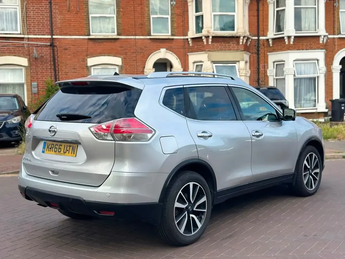 Used Nissan X-Trail Tekna 130 HP (95 kW) 2016 Silver SUV