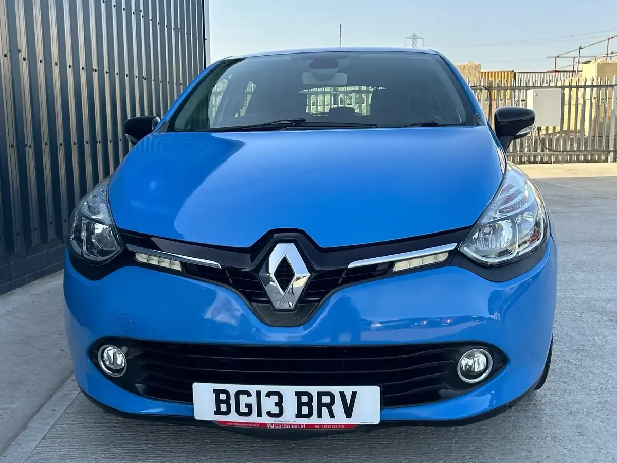 Used Renault Clio Dynamique 90 HP (66 kW) 2013 Blue Hatchback