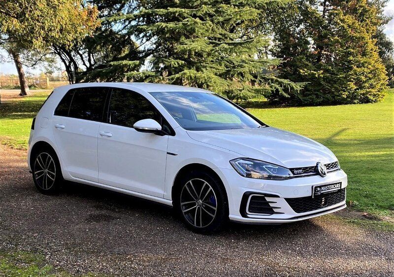 White Used 2018 VW Golf VII GTE Hatchback | £19,995 - Image 1/4