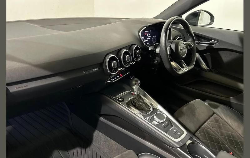 Used Audi TT Black Edition 241 HP (177 kW) 2021 White Coupe