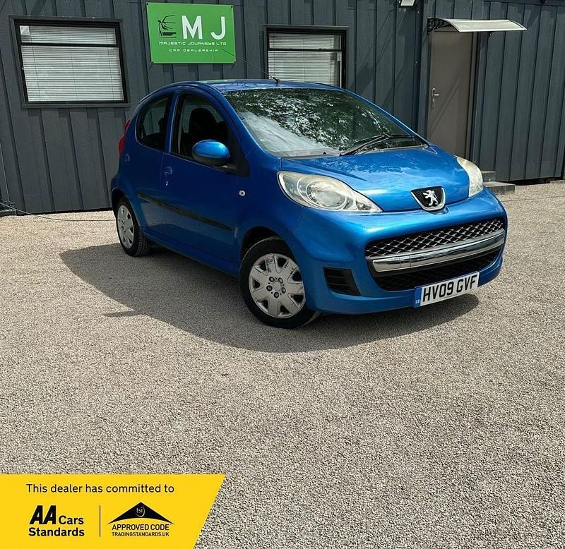 Blue Used 2009 Peugeot 107 Hatchback | £1,950 (Fair price) - Image 1/4