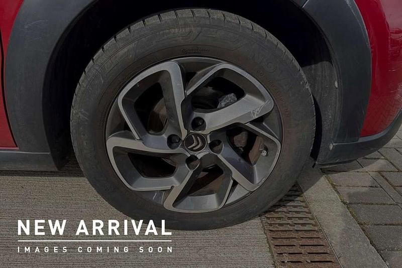 Used Citroën C3 Flair 81 HP (59 kW) 2020 Red Hatchback
