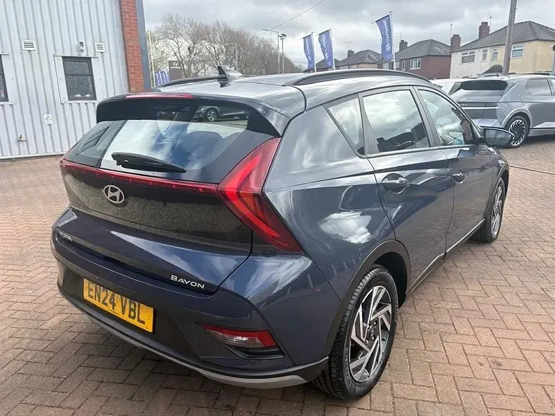 Używany Hyundai Bayon Advanced 100 KM (73 kW) 2024 Szary SUV