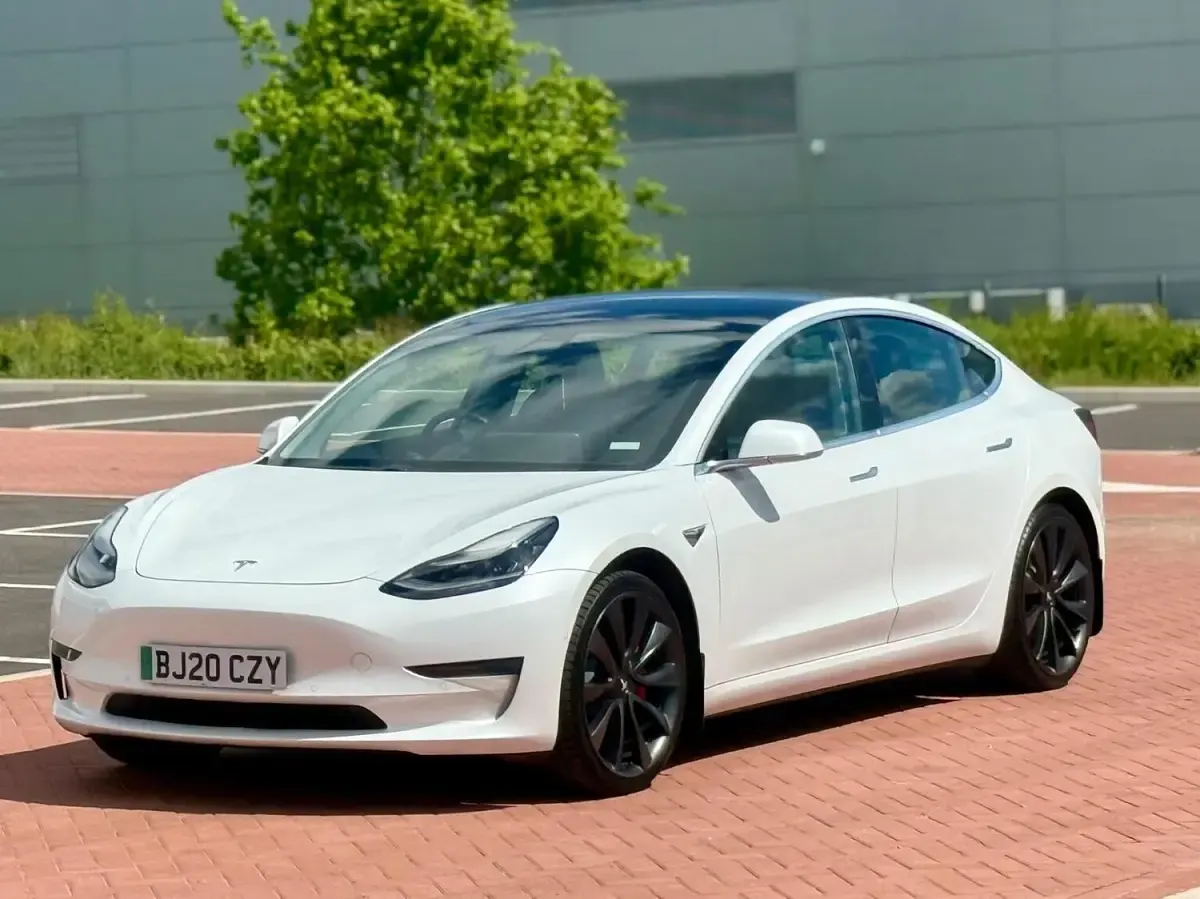 Used Tesla Model 3 Performance 82 kW (112 HP) 2020 White Sedan