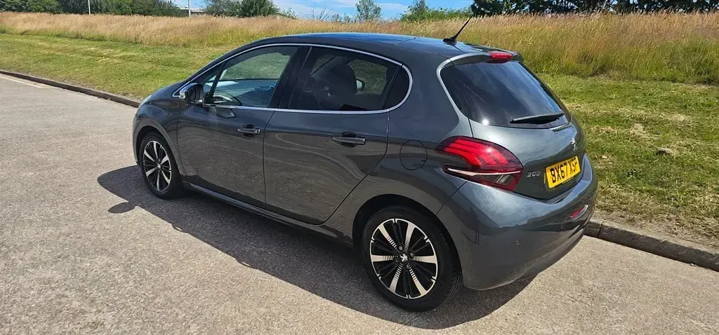 Used Peugeot 208 Allure Premium 2017 Grey Hatchback