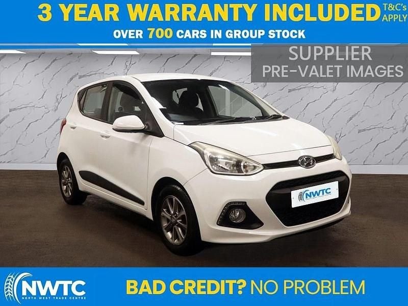 Used Hyundai i10 Premium 87 HP (63 kW) 2016 White Hatchback