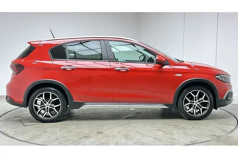 Used Fiat Tipo Red 100 HP (73 kW) 2022 Red Hatchback