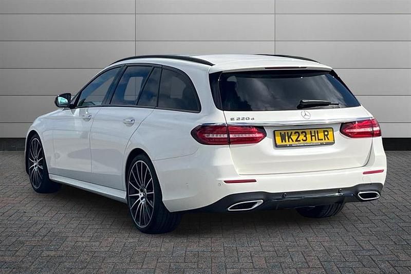 Used Mercedes E200 AMG line 200 HP (147 kW) 2023 Diamond white Estate