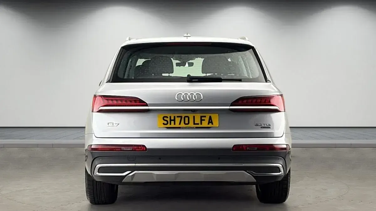 Used Audi Q7 Sport 286 HP (210 kW) 2019 Floret silver metallic/floret silver metallic SUV
