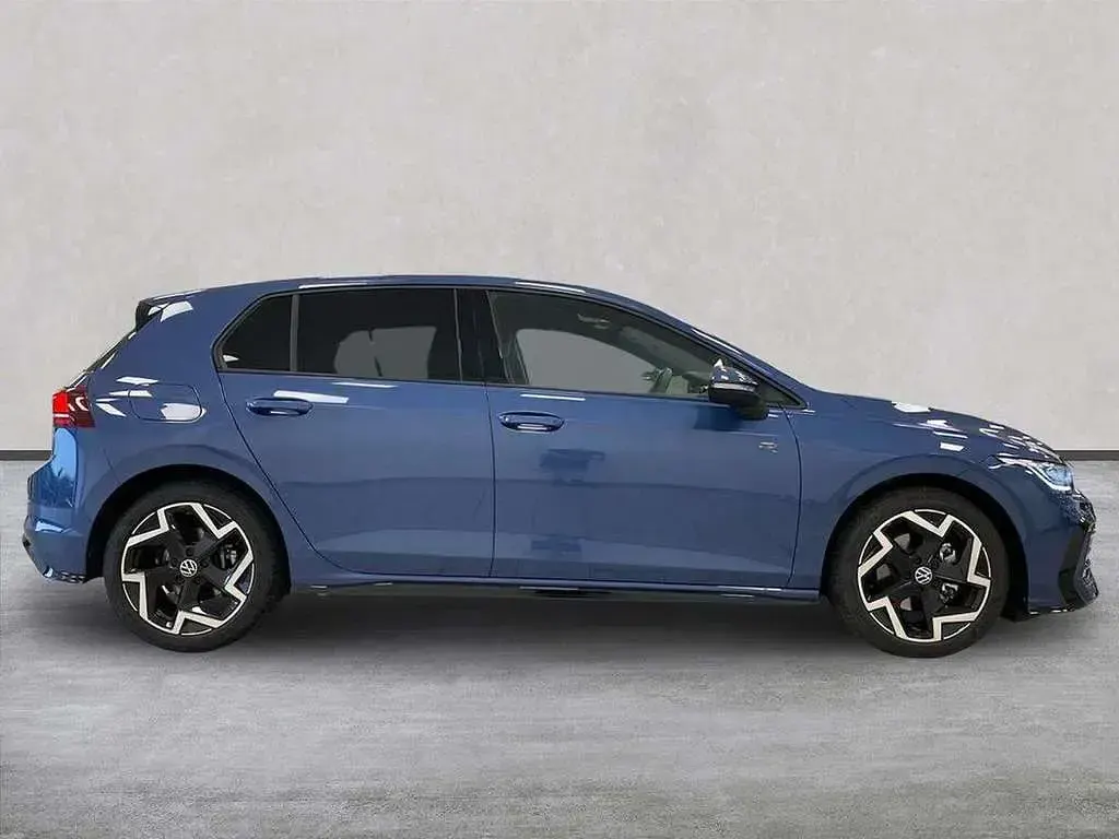 Used VW Golf VIII R-line 150 HP (110 kW) 2025 Blue Hatchback