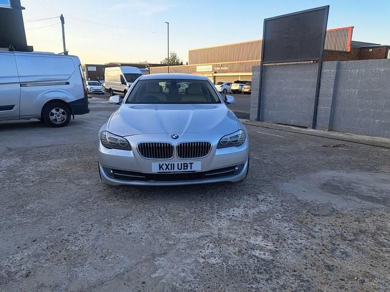 Begagnad BMW 520 2011 Silver Sedan