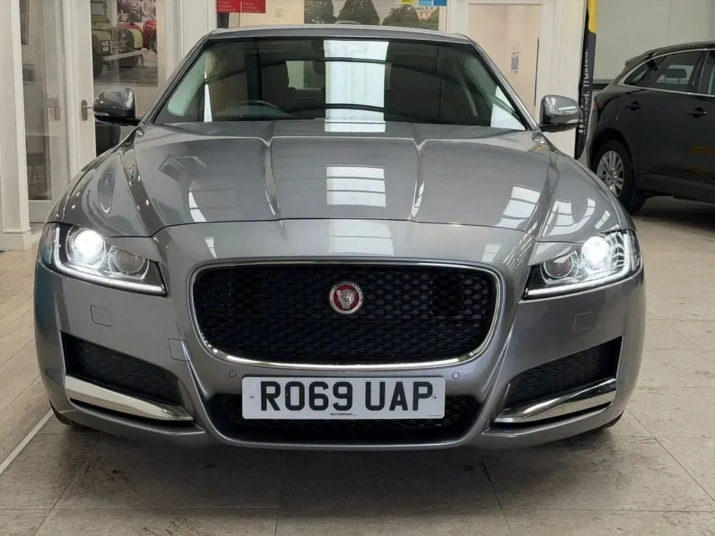 Used Jaguar XF Prestige 163 HP (119 kW) 2019 Grey Sedan