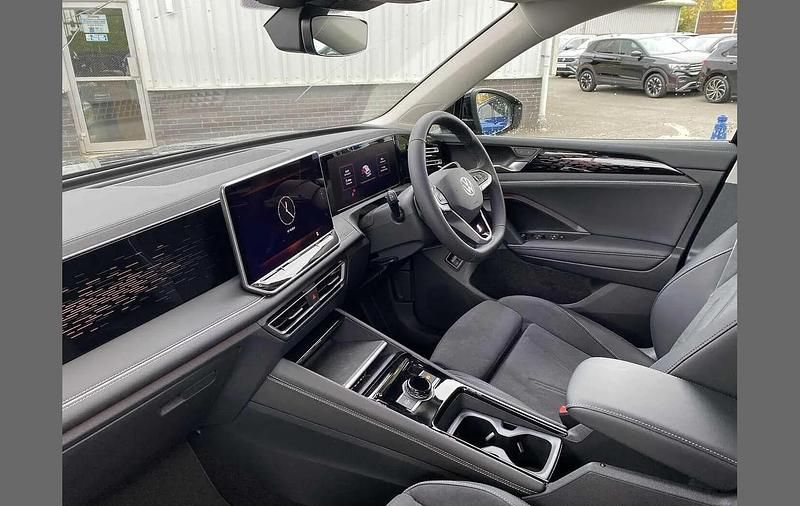 Used VW Tiguan Elegance 204 HP (150 kW) 2025 Black SUV