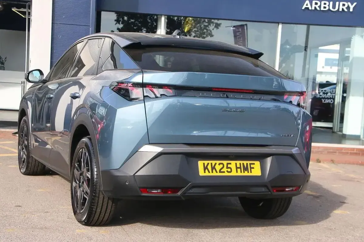 Used Peugeot 3008 GT 143 HP (105 kW) 2025 Blue SUV