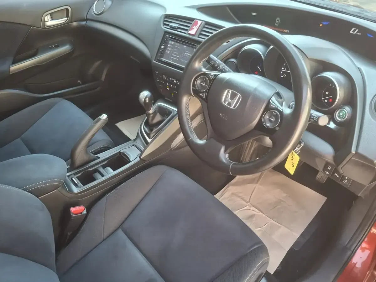 Used Honda Civic SE Plus 142 HP (104 kW) 2014 Red Estate