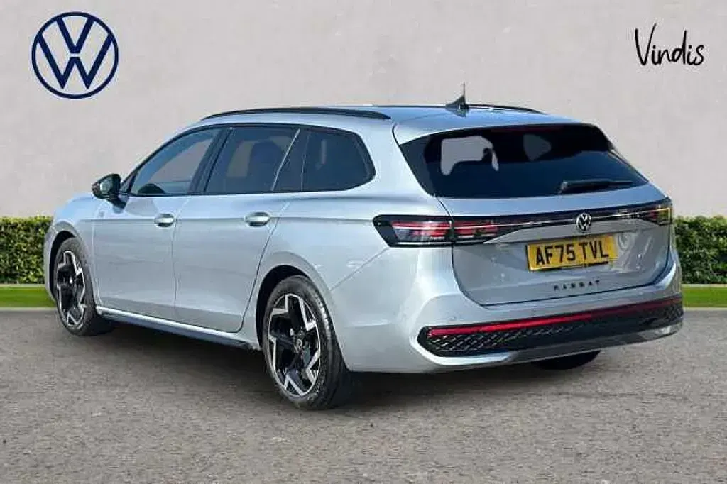 Used VW Passat 150 HP (110 kW) 2025 Estate