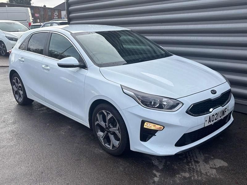 Used Kia Ceed 158 HP (116 kW) 2021 White Hatchback