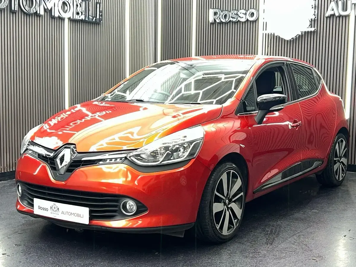 Used Renault Clio IV Dynamique 2014 Red Hatchback