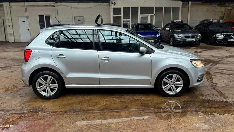 Used VW Polo Edition 90 HP (66 kW) 2017 Silver Hatchback