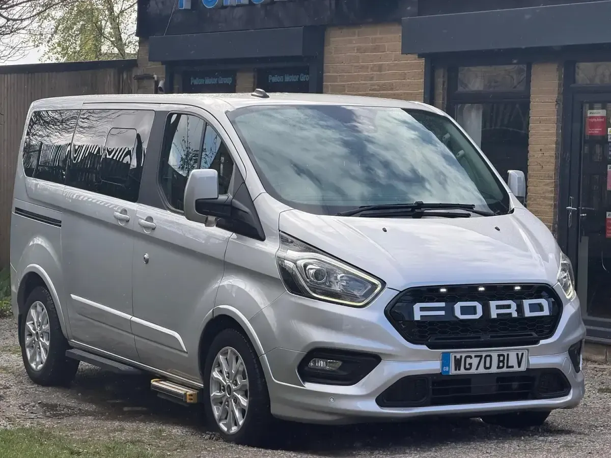 Used Ford Tourneo Titanium 130 HP (95 kW) 2020 Silver MPV