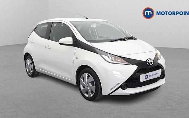Used Toyota Aygo X-play 69 HP (50 kW) 2018 Hatchback