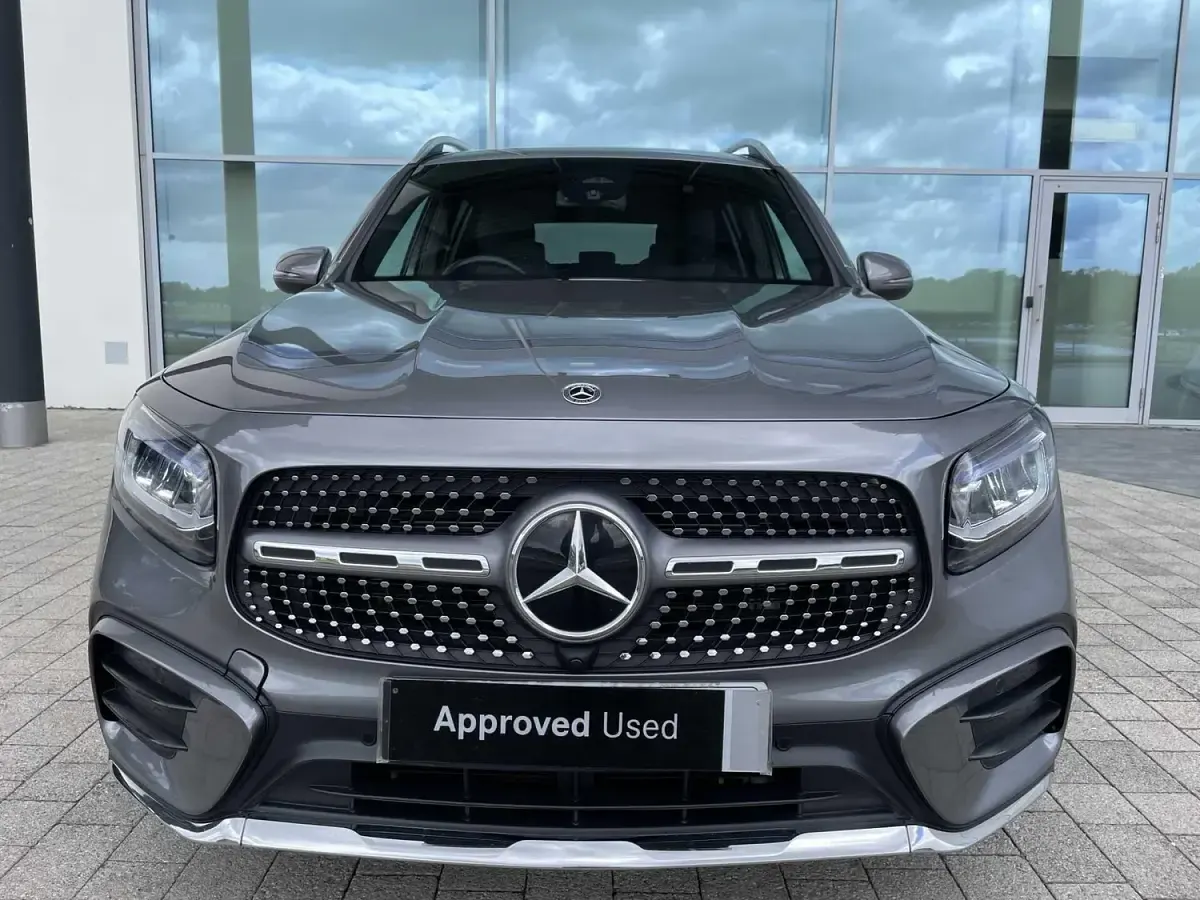 Begagnad Mercedes GLB200 Executive 163 HK (119 kW) 2025 Grå SUV