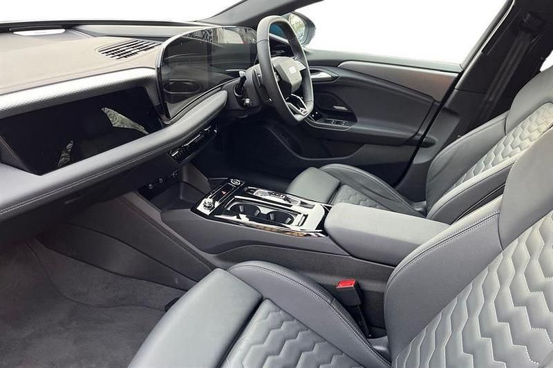 Used Audi A6 e-tron S-Line 210 kW (286 HP) 2025 Malpelo blue Estate