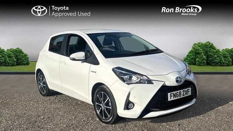 White Used 2018 Toyota Yaris Hybrid Hatchback | £14,000 (Fair price) - Image 1/4