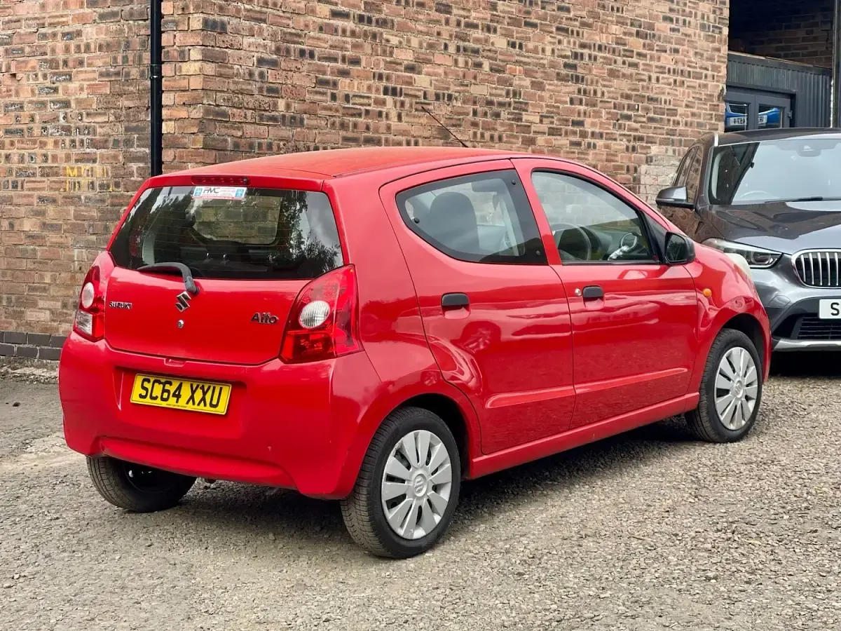 Used Suzuki Alto 68 HP (50 kW) 2014 Red Hatchback